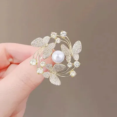 Elegant Wreath Flying Butterfly Brooch